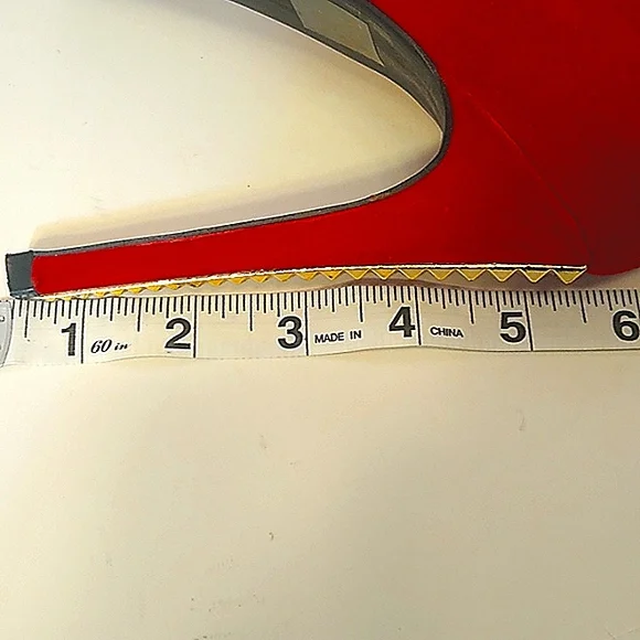 Body Center Heels Shoes Women have a little Scratches are inside of heels. - Picture 13 of 14